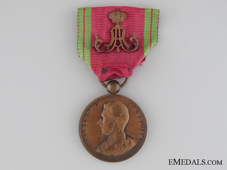 Bronze Medal (with "A" clasp) Obverse
