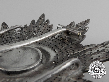 2nd Class Breast Star (white distinction) (with coat of arms of Castile and Leon, and Imperial Crown) (Silver gilt) Reverse