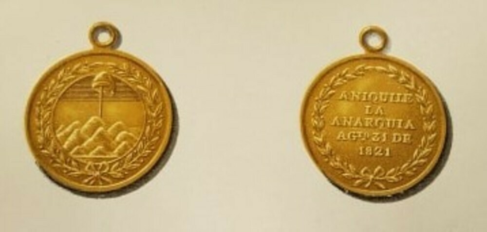 9.+anaquila+la+anarqu%c3%ada+oro+ +plata
