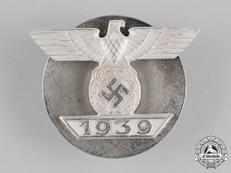 Clasp to the Iron Cross I Class, Type II, by O. Schickle (screwback) Obverse