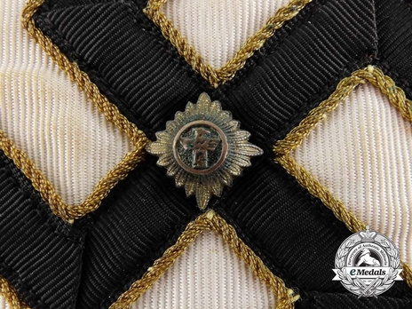 NSDAP Zellenleiter/C and D Level Betriebsobmann/Hauptbetriebsobmann Type II Ort Level Armband Detail