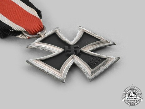 Iron Cross II Class, by Steinhauer & Lück, #4, L/16 (no lug, "4") Obverse