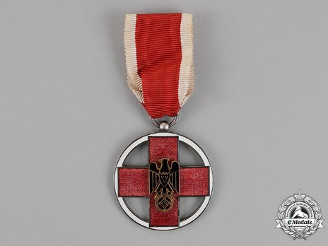 Cross of Honour of the German Red Cross, Type III, Medal Obverse