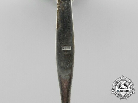 Iron Cross I Class, by F. Orth (15, magnetic) Detail