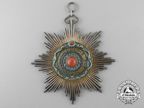 Order of the Double Dragon, Type II, I Class, I Grade Star Obverse