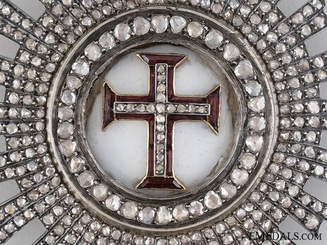 Grand Cross Breast Star (with diamonds and garnets) Obverse Detail