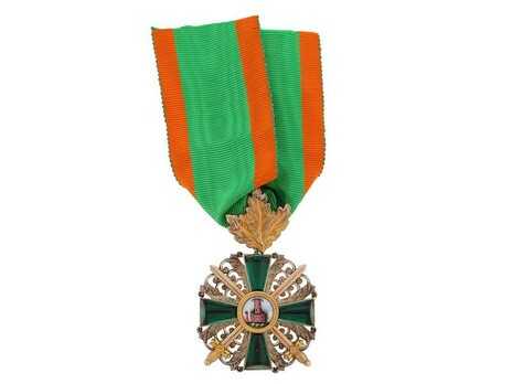 I Class Knight with Swords (with oak leaves) (in silver gilt) Obverse with Ribbon