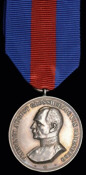 Medal for Loyal Service within Labour Obverse