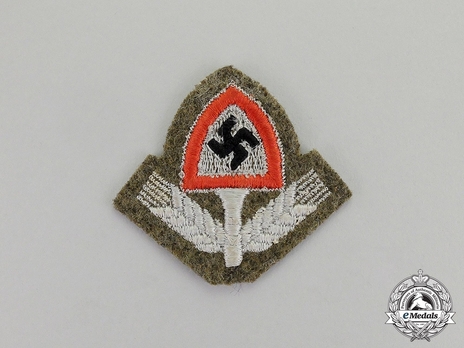 RAD NCO/EM's Cloth Cap Insignia Obverse
