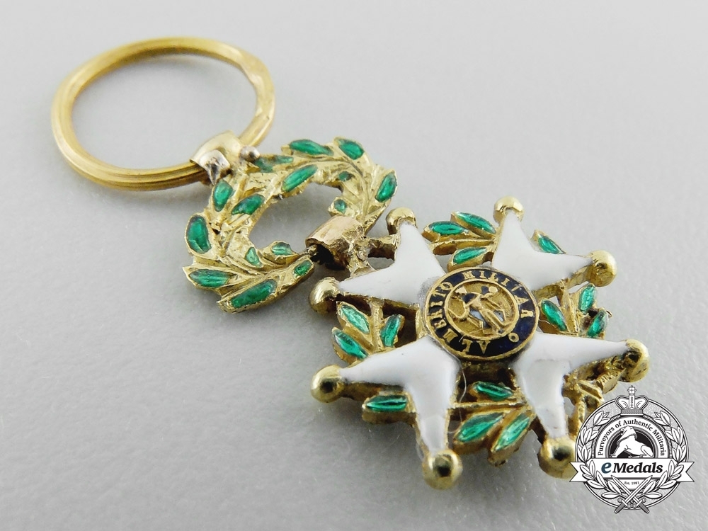 Ii+class+gold+cross+miniature+obverse01
