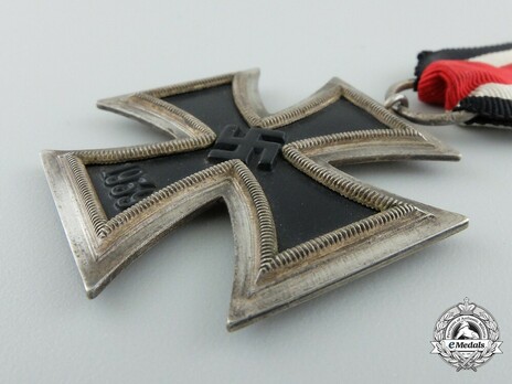 Iron Cross II Class, by F. Reischauer, #132 Obverse