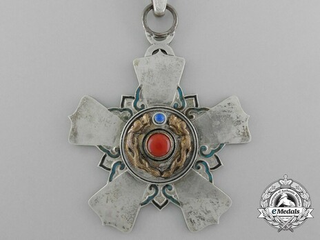 Order of the Double Dragon, Type II, II Class, I Grade Neck Badge Obverse