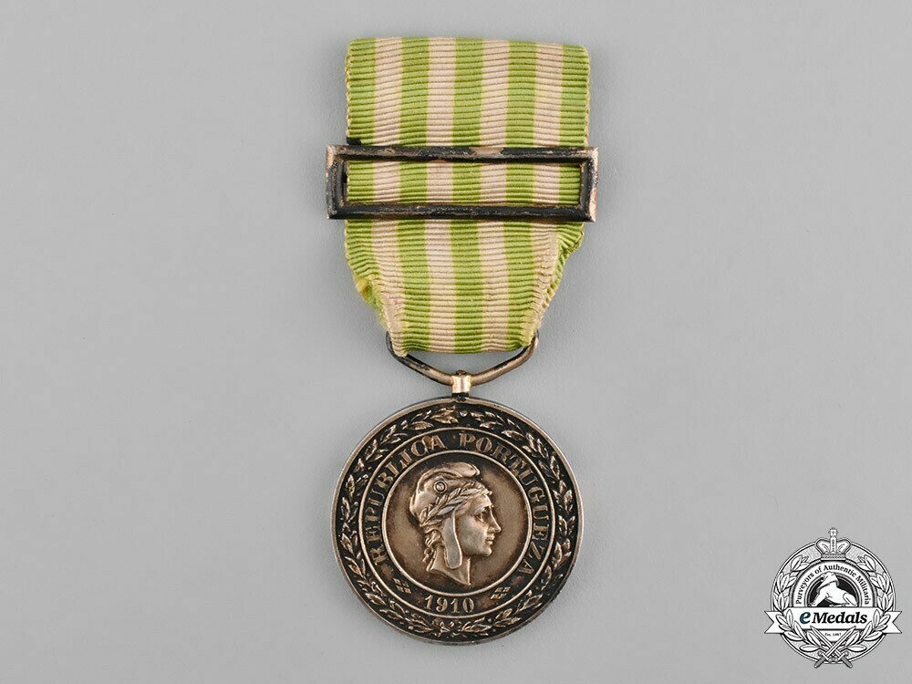 C18 036008