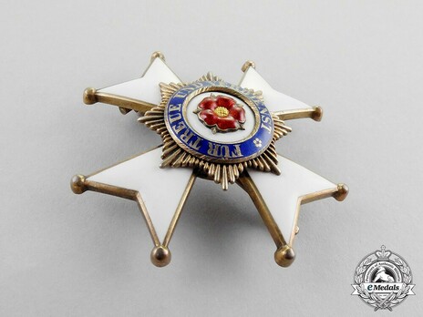 House Order of the Honour Cross, Type II, Officers' Cross Obverse