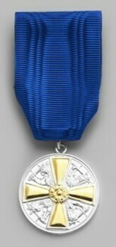 Order of the White Rose, Type I, Civil Division, I Class Silver Medal (with gold cross) Obverse