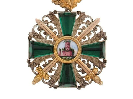 I Class Knight with Swords (with oak leaves) (in silver gilt) Obverse
