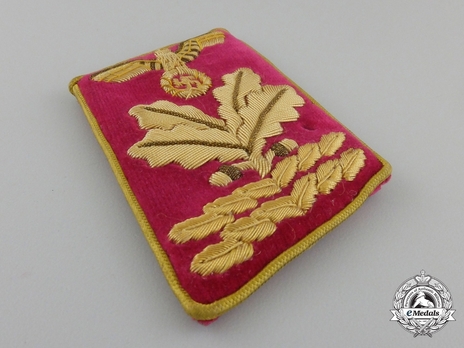NSDAP Haupt-Befehlsleiter Type IV Reich Level Collar Tabs Obverse