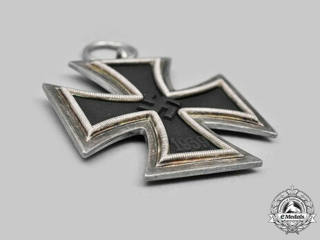 Iron Cross II Class, by Arbeitsgemeinschaft der Hanauer Plakettenhersteller ("24") Obverse