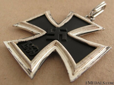 Knight's Cross of the Iron Cross, by Steinhauer & Lück (Type B, 935 4) Obverse