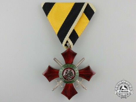 Order of Military Merit, V Class (1900-1944) Obverse