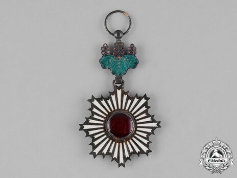 Order of the Rising Sun, IV Class Obverse