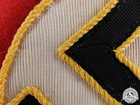 NSDAP Leiter einer Hilfsstelle Type II Reich Level Armband Detail