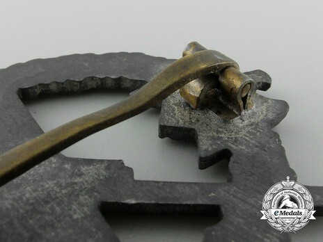 Coastal Artillery War Badge, by Förster & Barth Detail