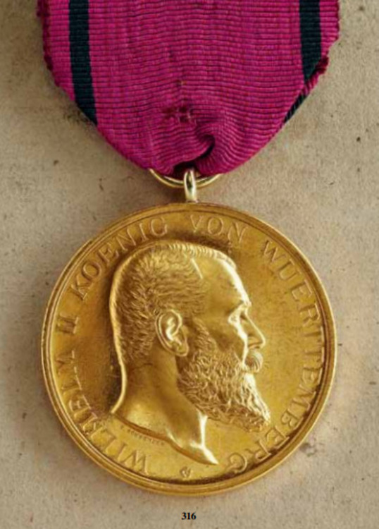 Medal+for+the+arts+and+science%2c+tye+iv%2c+small+gold%2c+obv+