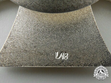 Iron Cross I Class, by B. H. Mayer (L/18, screwback) Detail
