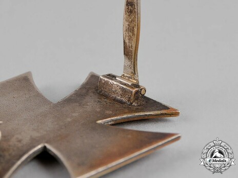 Iron Cross I Class, by P. Meybauer (early pin, marked) Detail