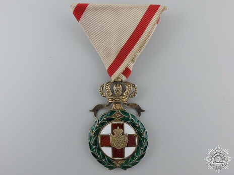 Order of the Red Cross, Type I, Medal Obverse