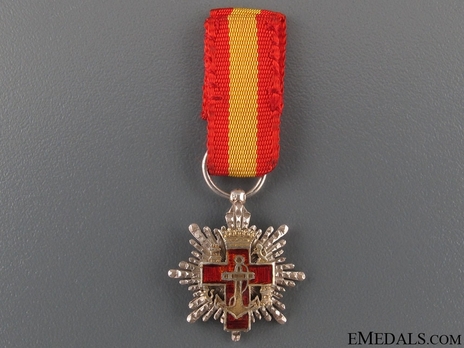 Miniature 2nd Class Breast Star (red distinction) (Silver gilt) Obverse