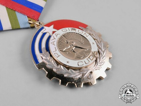 Order of Playa Giron, Type II Obverse