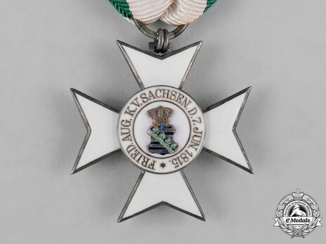 Order of Merit, Type II, Civil Division, II Class Knight Obverse