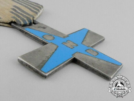Cross of Merit for Opera Nazionale Balilla (Young Italians), for Girls Obverse