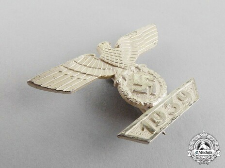 Clasp to the Iron Cross I Class, Type II, by W. Deumer (L/11) Obverse