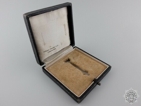 Iron Cross I Class Case of Issue, by W. Deumer Interior