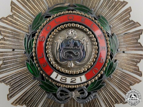 Grand Cross Breast Star (by Casa Nacional de la Modena) Obverse