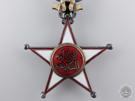 Order of Ouissan Alaouite, Type III, V Class Knight Obverse