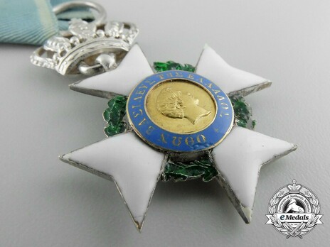 Order of the Redeemer, Type I, Knight's Cross, in Silver Obverse