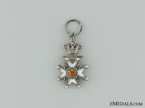 Miniature Order of St. Olav, Knight II Class, Military Division Obverse