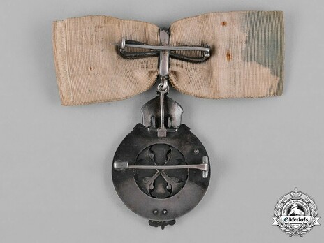 Ladies Merit Cross, in Silver Reverse