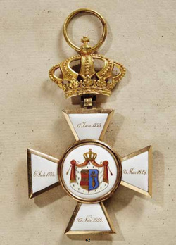 House Order of Duke Peter Friedrich Ludwig, Civil Division, Grand Cross (with gold crown, in gold) Reverse