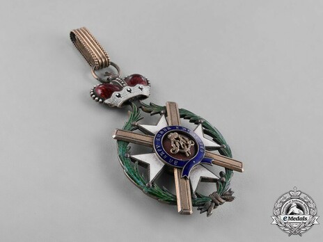 Order of the Cross of Takovo, Civil Division, III Class Obverse
