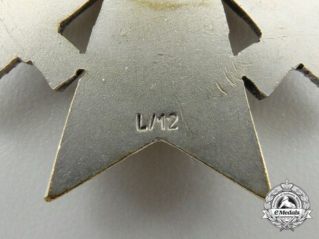 War Merit Cross I Class with Swords, by C. E. Juncker (L/12, tombac, screwback) Detail