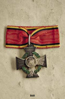 Decoration for Art and Science, II Class Silver Cross (in white metal) Obverse