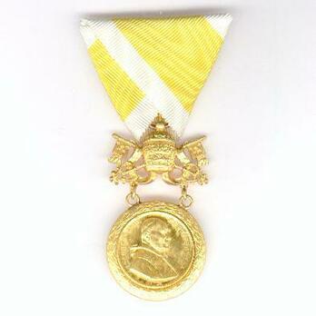 Bene Merenti Medal, Type IX, Gold Medal Obverse