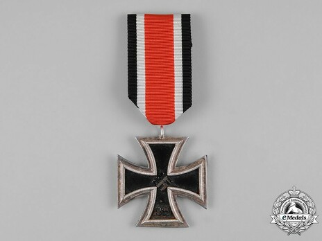 Iron Cross II Class, by Deschler, #1, L/10 (regular frame, "Round 3") Obverse