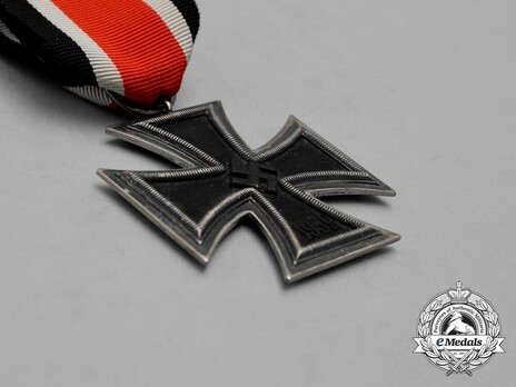 Iron Cross II Class, by Schenkl, #27 (Type 1 frame, "27") Obverse