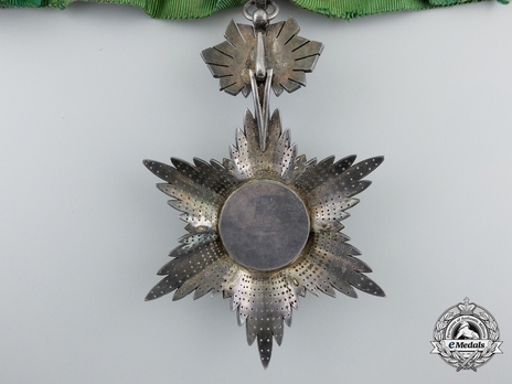 III Class Commander (with couchant lion) Reverse